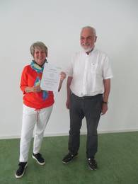 Quelle: Kita Irenicus sabine Jost mit Urkunde, Prof. dr. albert biesinger